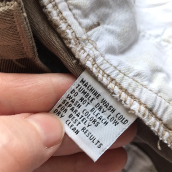 TOMMY BAHAMA Men Tan Pleated 7-Inch 100% Silk Shorts | 38 - Picture 8 of 8